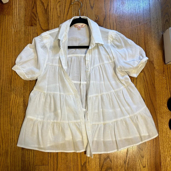White puff sleeve button up - Picture 1 of 7